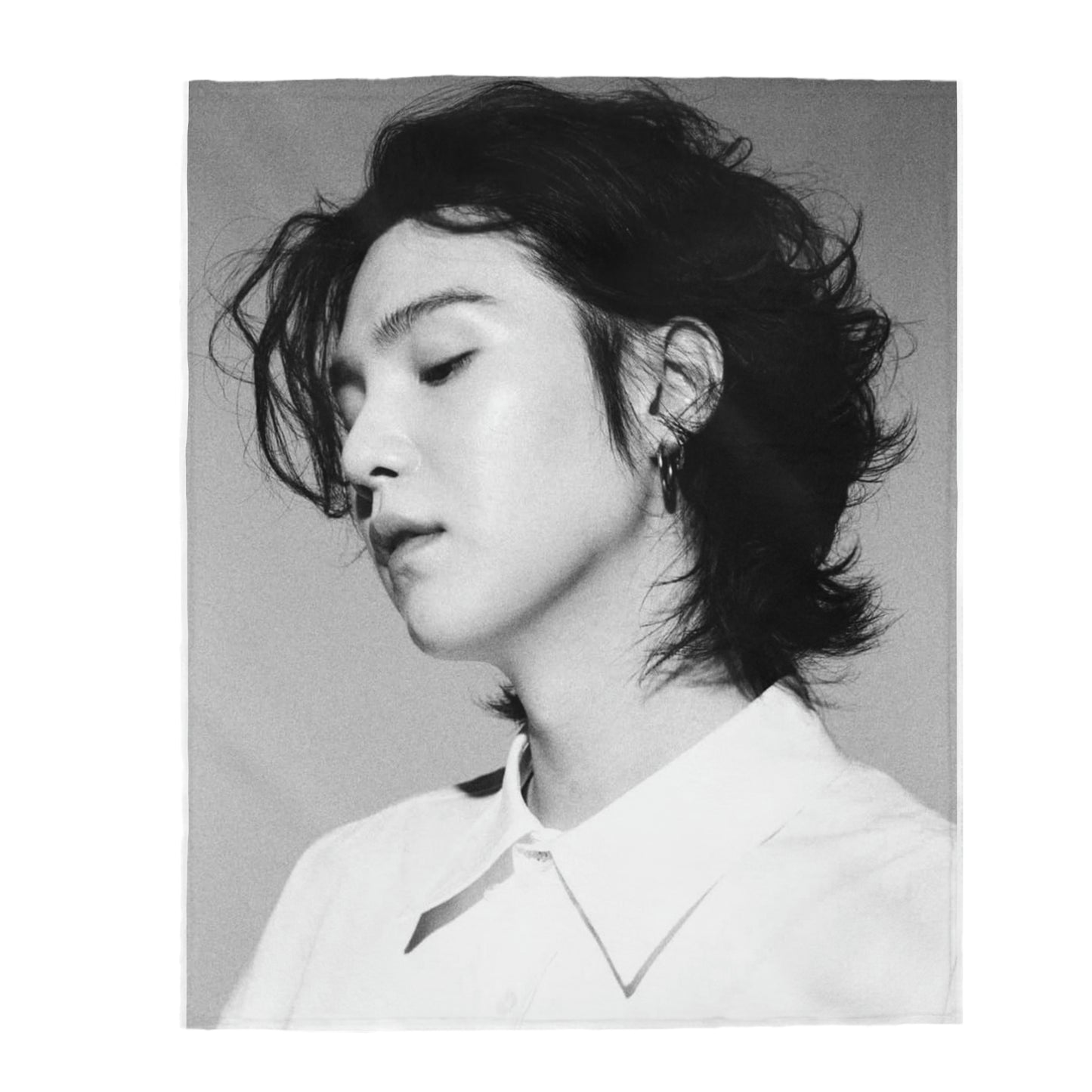 Yoongi Photo Blanket | Suga Side-Profile Velveteen Blanket 002